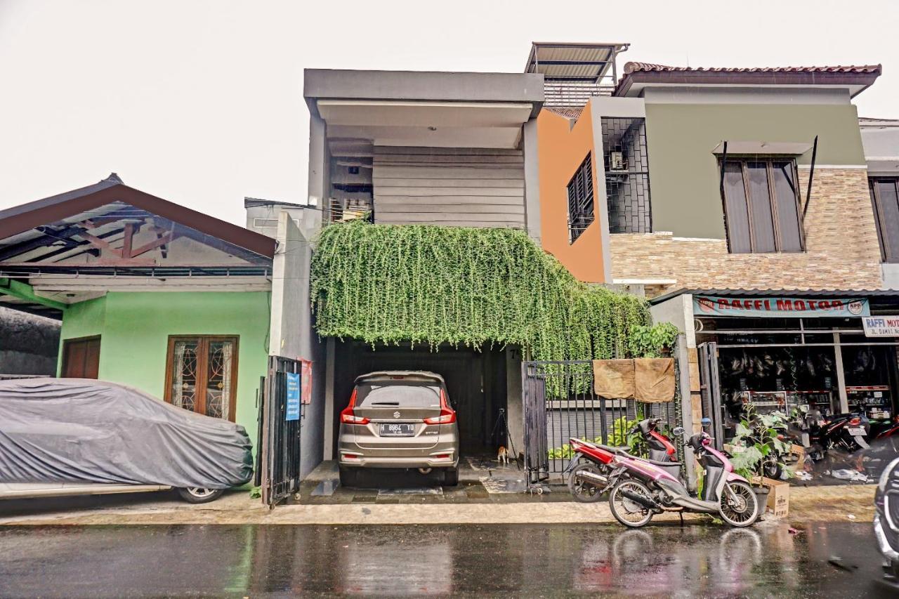 Oyo 90738 Griya Dara 2* Jakarta