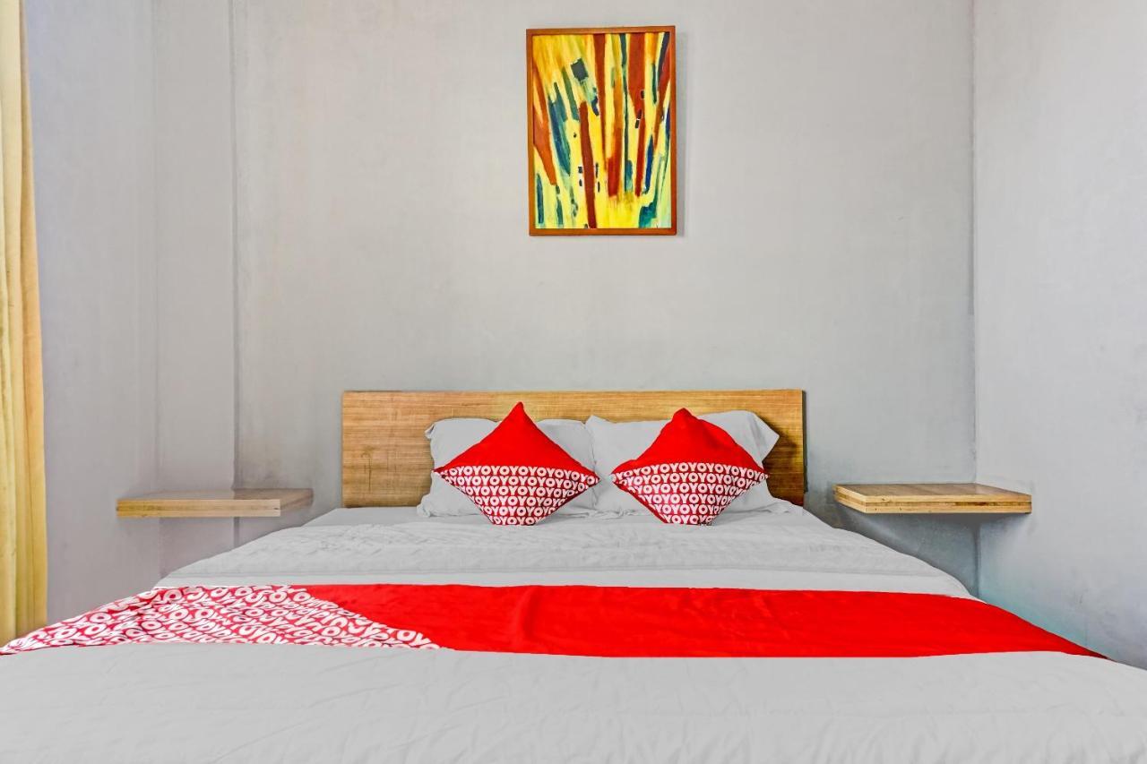 Oyo 90738 Griya Dara Jakarta