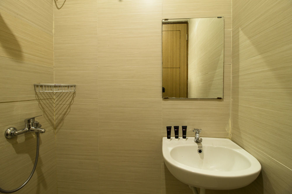 Oyo 90738 Griya Dara Jakarta