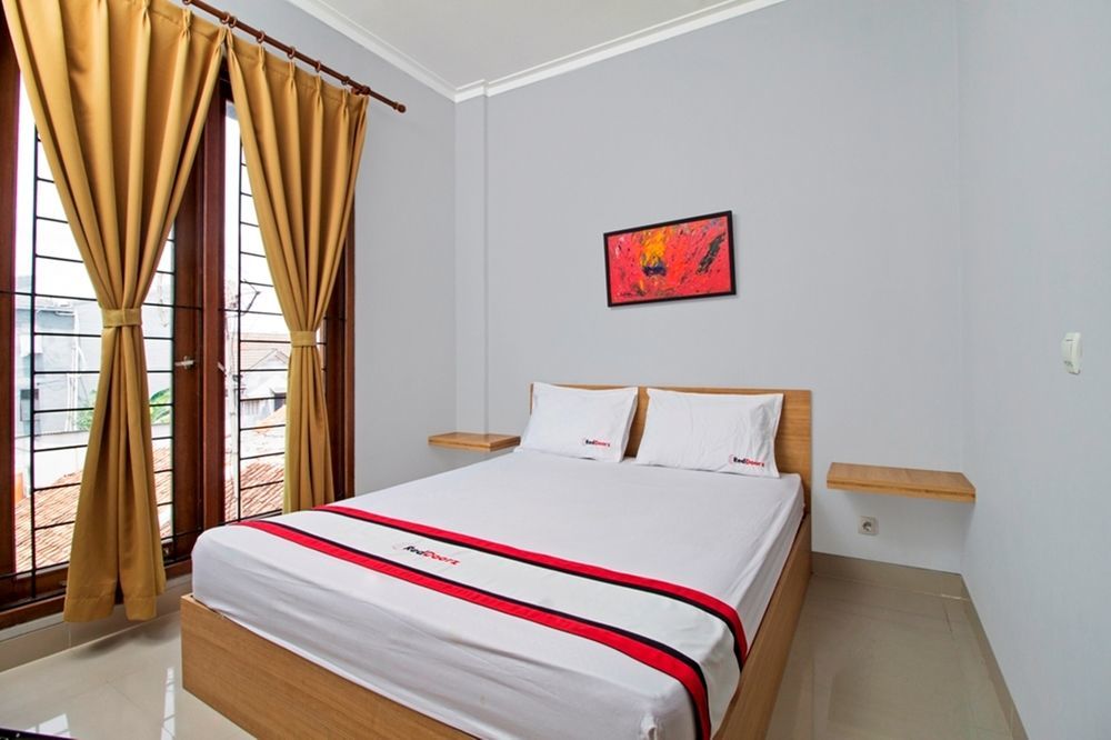 Oyo 90738 Griya Dara Hotel Jakarta